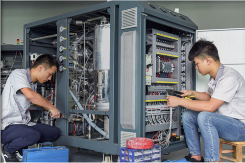 生產(chǎn)車(chē)間 -模溫機(jī)電工配線(xiàn) 生產(chǎn)車(chē)間 -模溫機(jī)電工配線(xiàn)